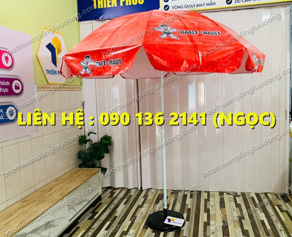 dù che ngoài trời in logo quảng cáo